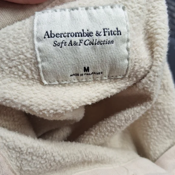 Women's Cream Button-Up Collared Top - Picture 3 of 6